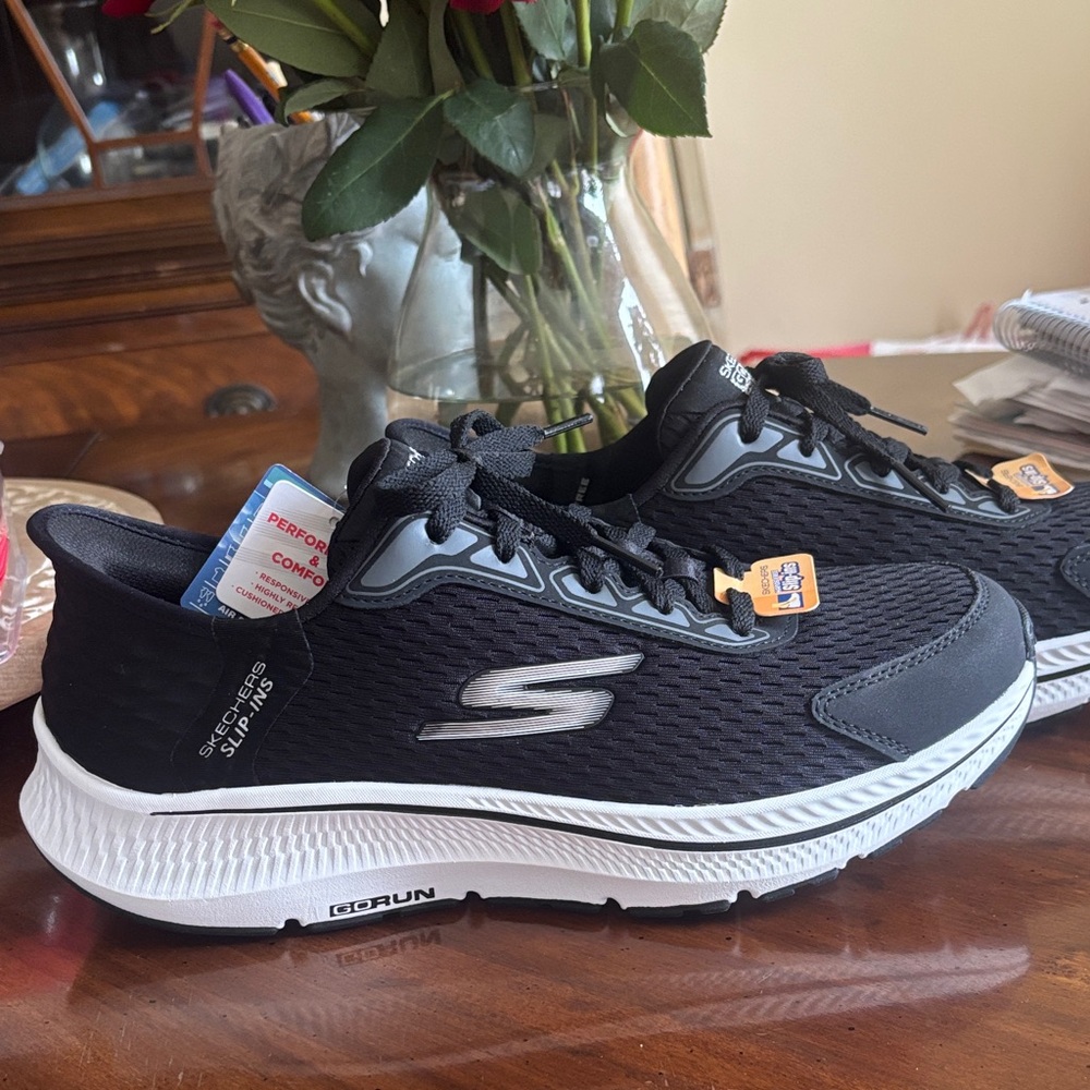 Skechers Black and White Mesh Slip-in Sneakers 9.5